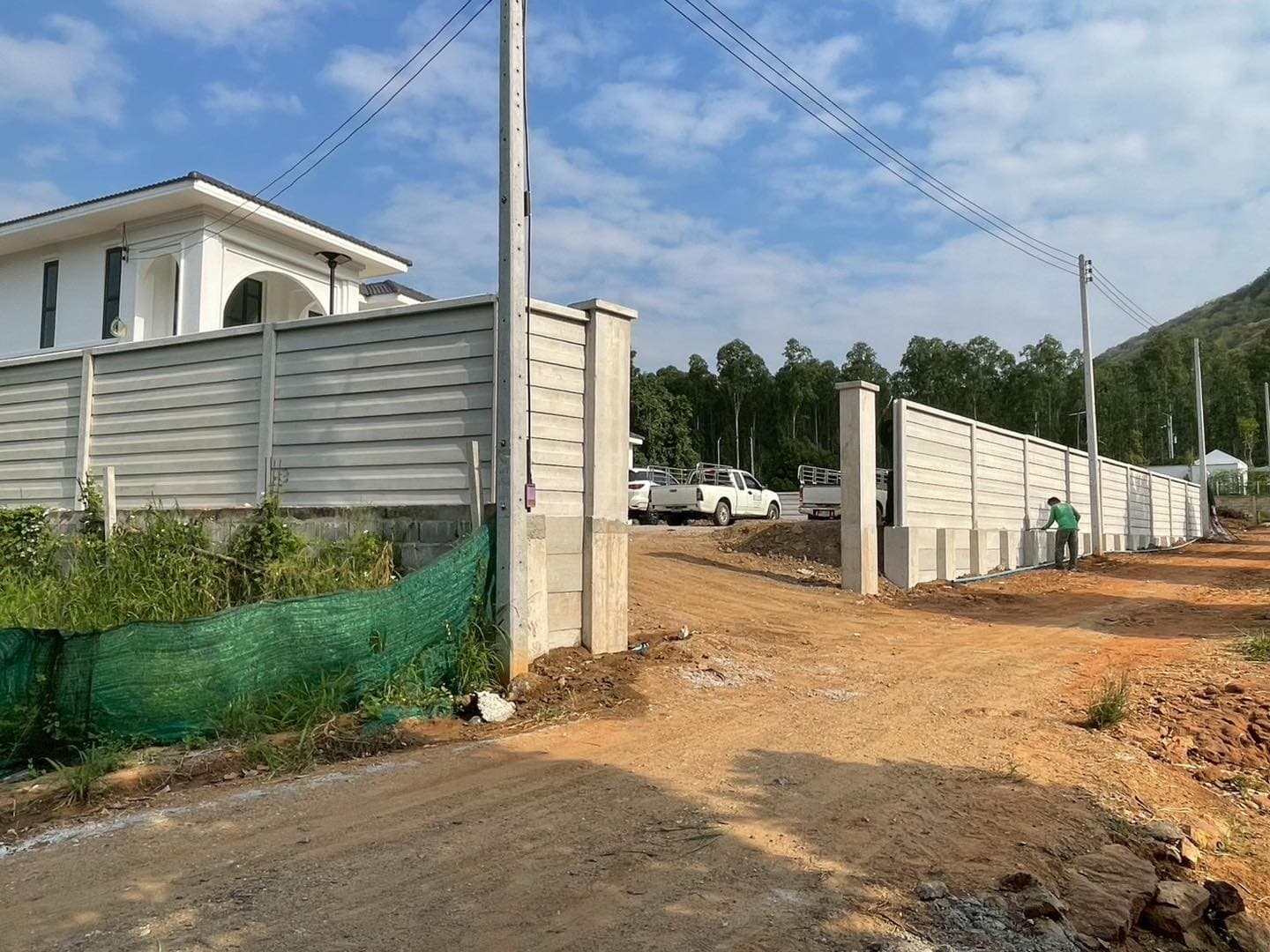 รั้ว + เสาใหญ่ประตู