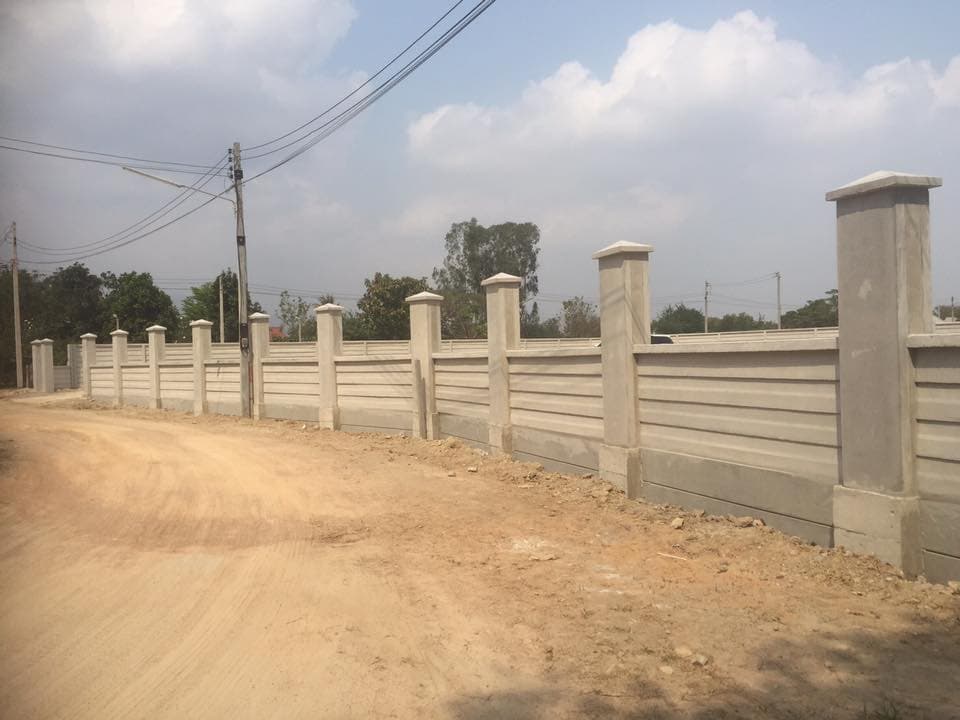 รั้วสำเร็จรูปโปร่ง