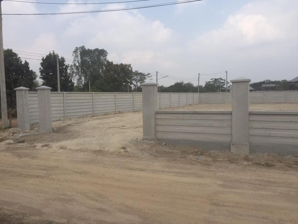 รั้วสำเร็จรูปโปร่ง