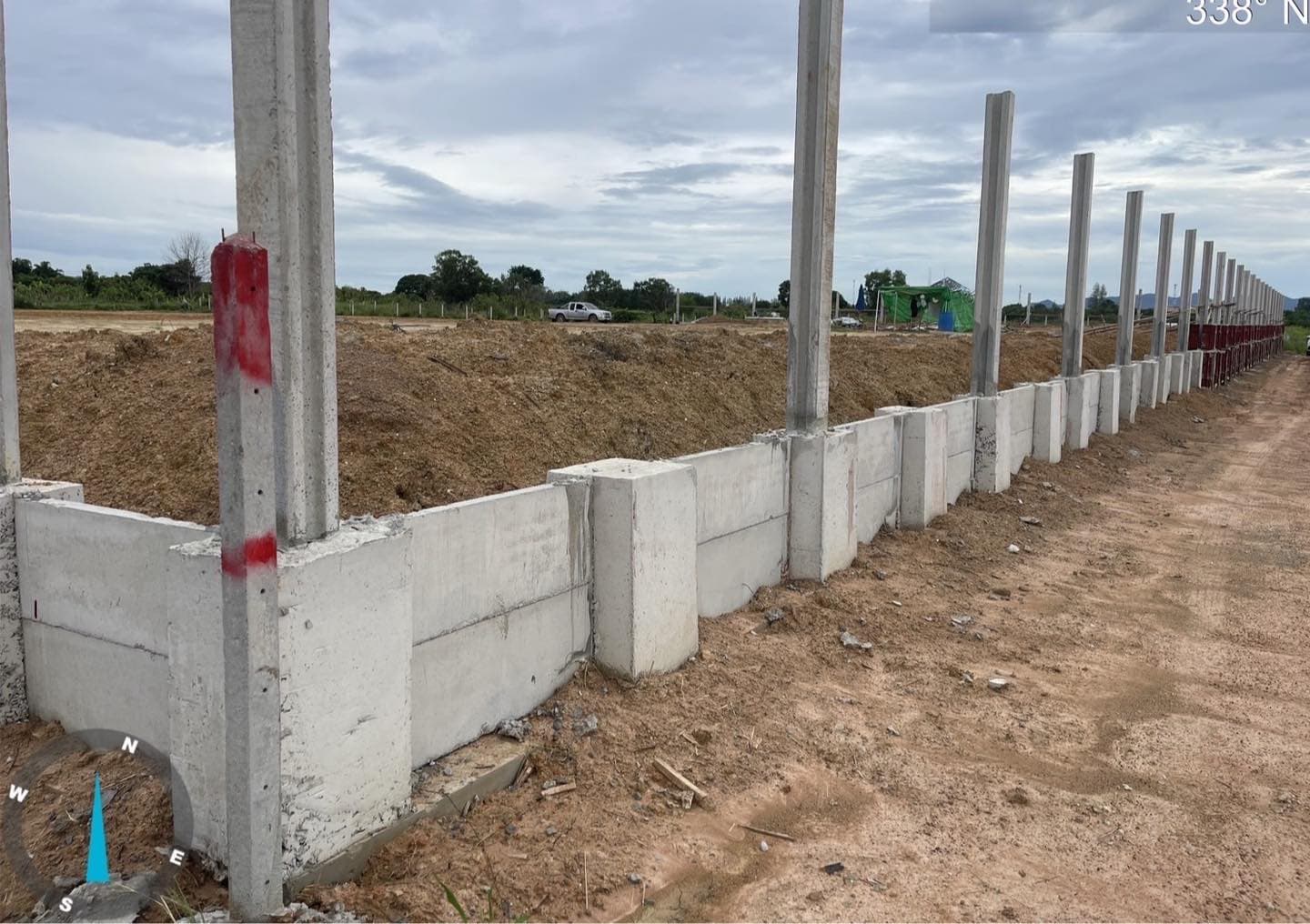 รั้ว + กำแพงกันดิน