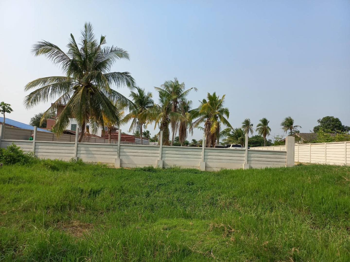 รั้ว + กำแพงกันดิน