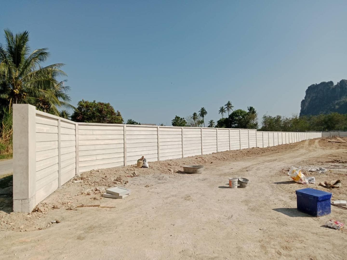 รั้วสำเร็จรูปปิดทึบ